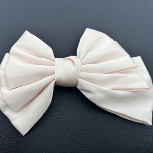 Unbranded Women's Cream Bow Clip Hair Accessory